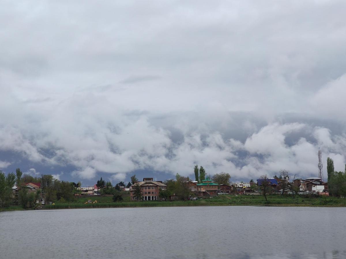 Lakeside Homestay Srinagar 外观 照片