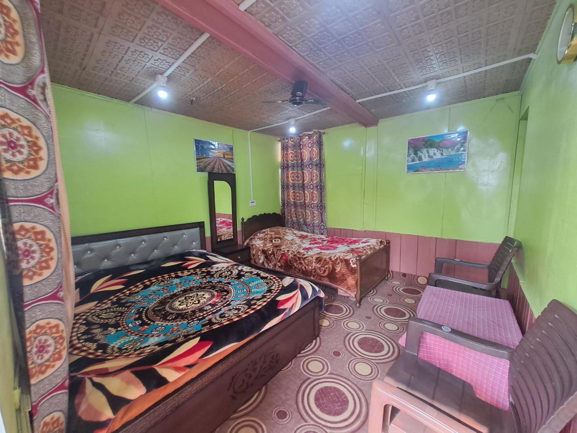 Lakeside Homestay Srinagar 外观 照片