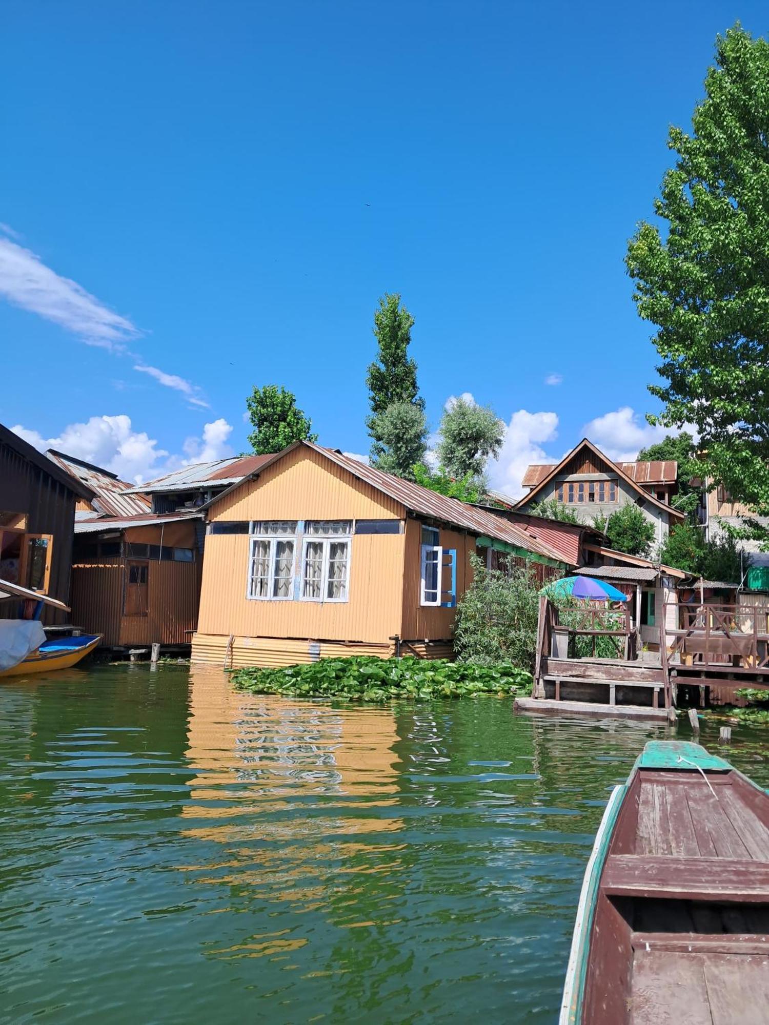 Lakeside Homestay Srinagar 外观 照片
