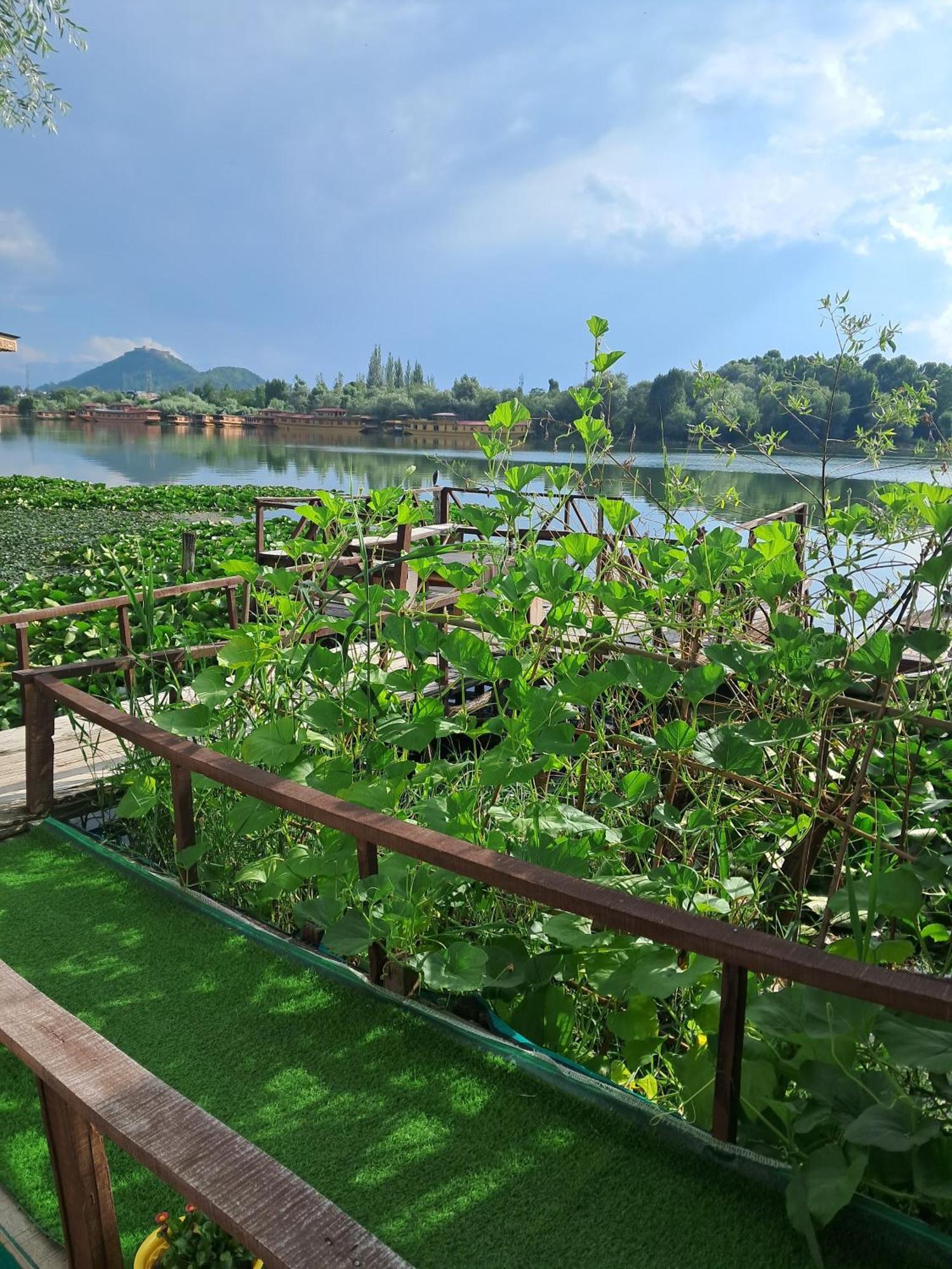 Lakeside Homestay Srinagar 外观 照片